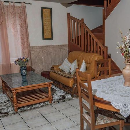La Perle Rose Only Women Femmes Uniquement Apartment Venissieux Luaran gambar