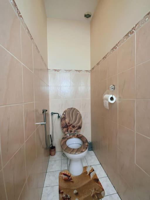 La Perle Rose Only Women Femmes Uniquement Apartment Venissieux Luaran gambar