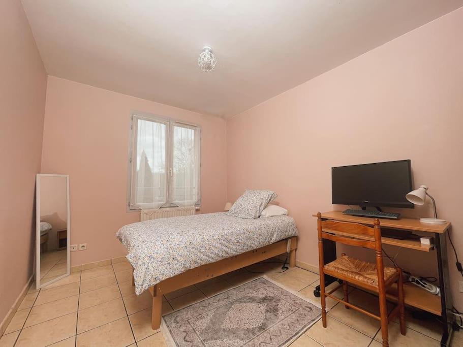 La Perle Rose Only Women Femmes Uniquement Apartment Venissieux Luaran gambar