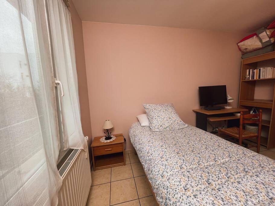La Perle Rose Only Women Femmes Uniquement Apartment Venissieux Luaran gambar